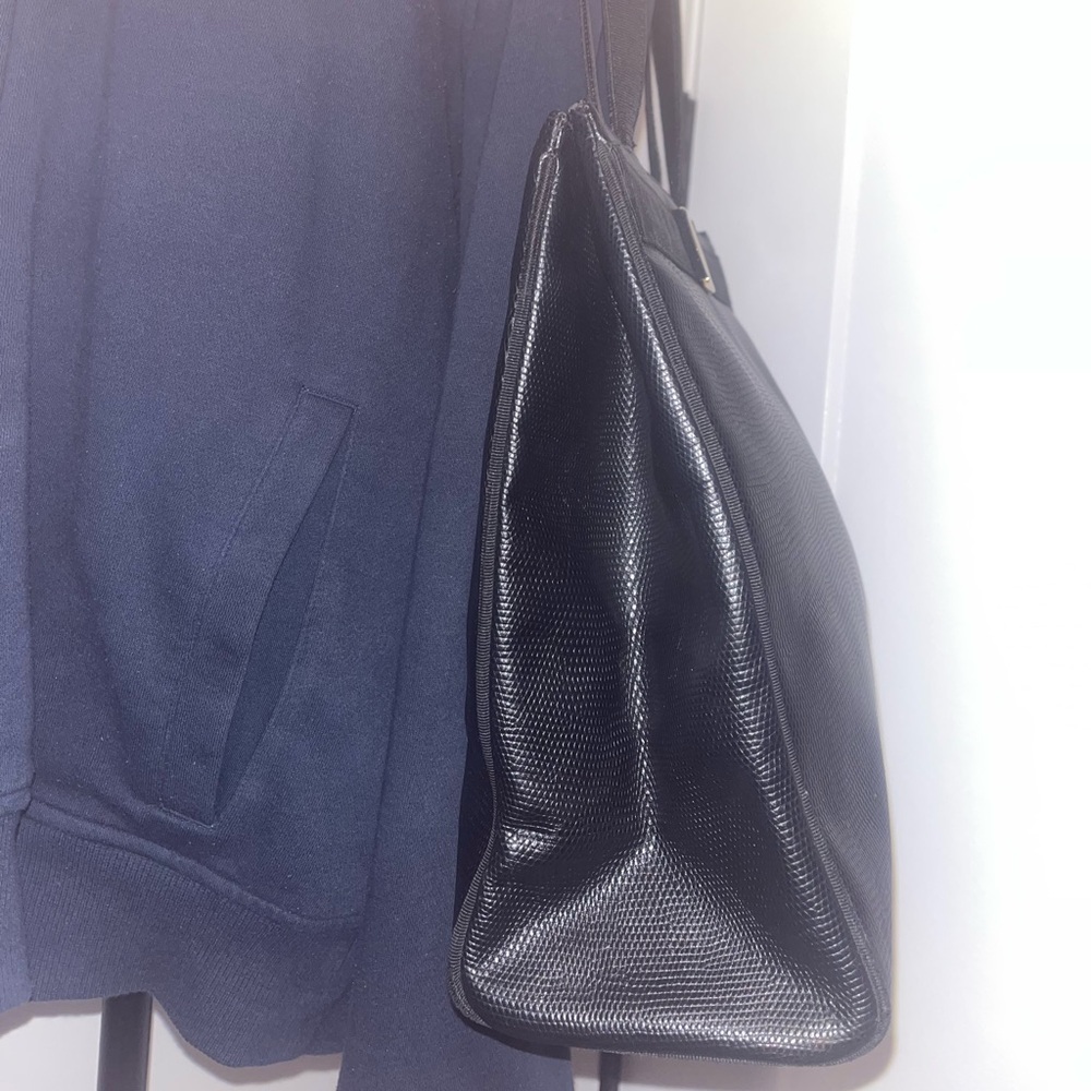 Salvatore Ferragamo Vala Shoulder Bag - Picture 4 of 12